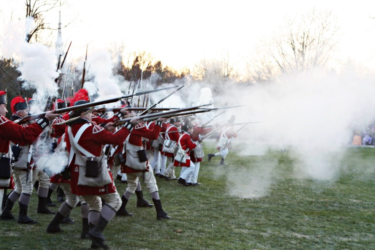 Redcoats open fire on the Minutemen on Lexington Green.